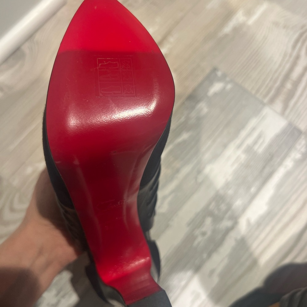 Christian Louboutin Black Platform Pumps with Red Soles - Picture 7 of 11